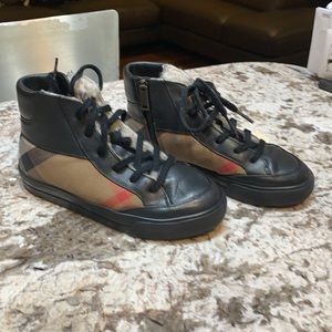 Burberry unisex high top sneakers. EU size 30